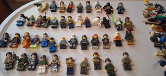 Продам большой мешок Lego с фигурками.