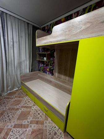 Продам детский гарнитур с двухъярусной кроватью