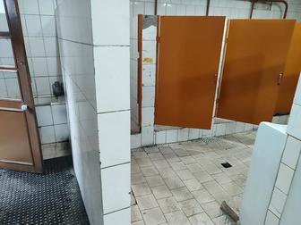 Размещу рекламу в кабинках туалетах