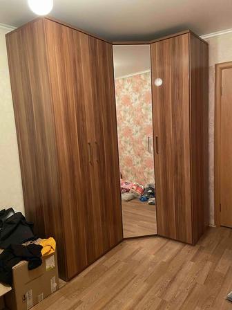 Продам угловой шкаф