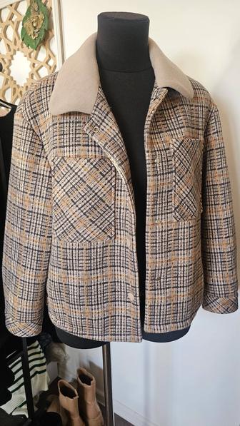 Теплая куртка в стиле casual-chic