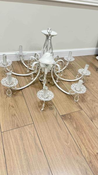 Продам люстру