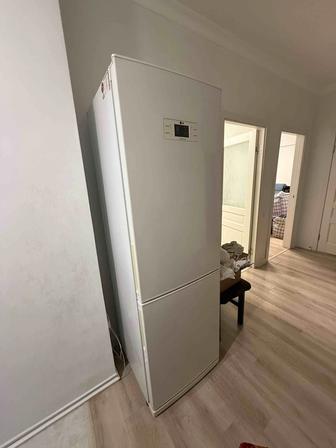 Продам холодильник