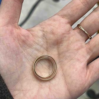 Обручальные кольца. Пара