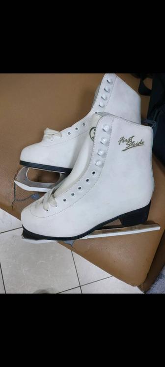 Продам фигурные коньки