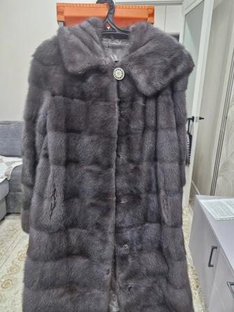 Продавца шуба норковую