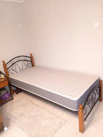 Кровать и матрас