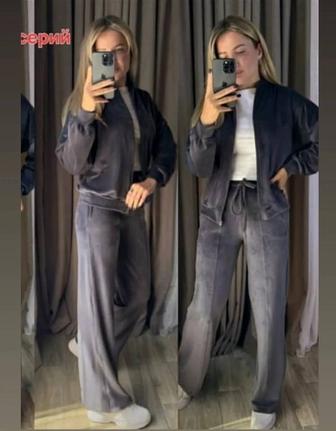 Костюм велюровый