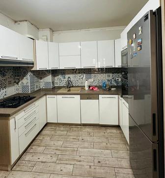 Кухонный гарнитур , кухня мебель