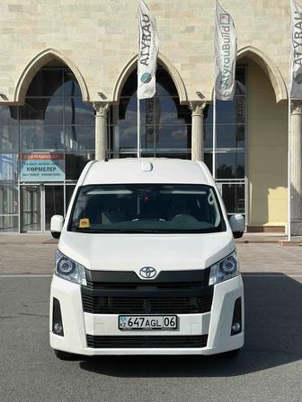 Аренда микроавтобуса Тайота Хайс (Toyota Hiace)