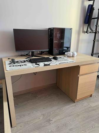 Продам компьютерный стол