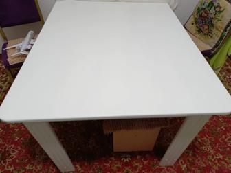 Стол кухонный