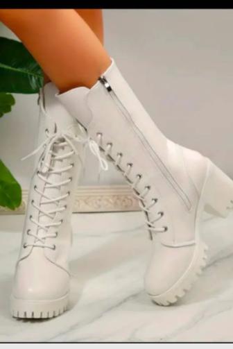 Продам новые демисезонные ботинки.