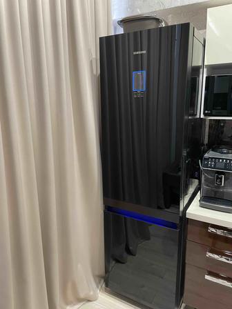 Продаю Холодильник LG 60 см