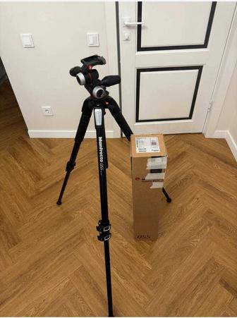 Напольный штатив Manfrotto MK055XPRO3-3W с коробкой