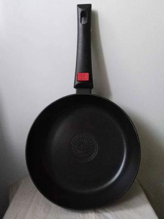 ПРОДАМ ДЁШЕВО сковороду, со съемной ручкой, 6х21х24см, FISSMAN, Дания, БУ