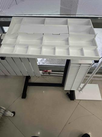 Продам функциональный помощник для лэш мастера, с кассетниками для палеток