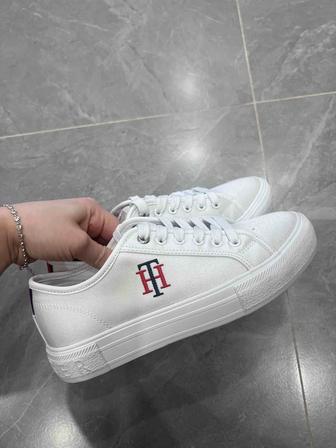 Продам новые кеды Тommy Hilfiger