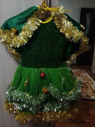 Новогоднее платье - елочка, размер 32.Примерно на 4 годика.
