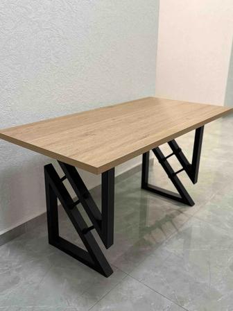 Офисный стол дизайнерский в стиле лофт