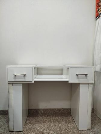 Продам стол для маникюра