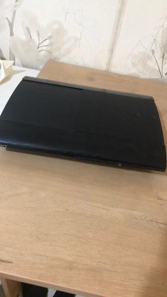 Продам Playstation 3 без джойстиков.