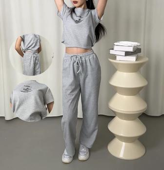 Серый костюм-двойка