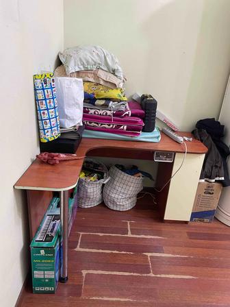 Отдам даром стол компьютерный/рабочий