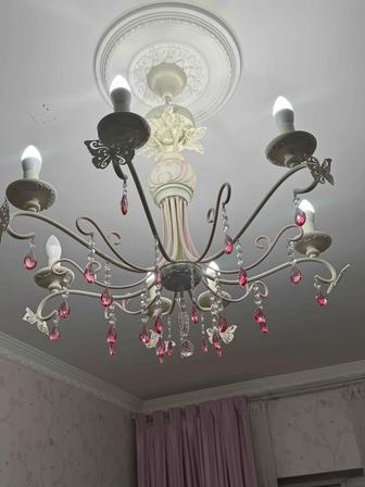 Продам люстру