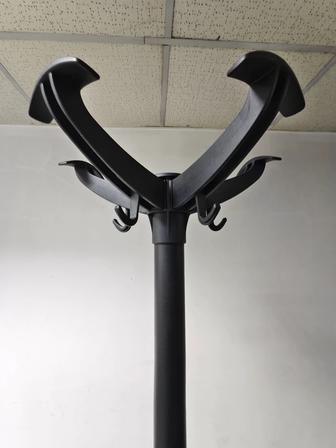 Вешалка для одежды и зонтов