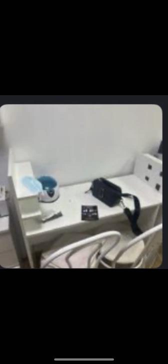 Продам маникюрный стол