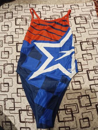 Продам купальник Speedo
