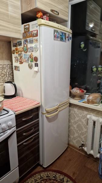 Продам рабочий холодильник самсунг