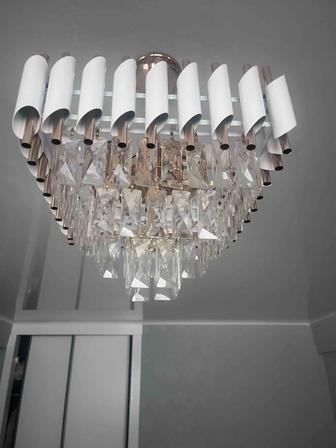 Продам люстру срочно