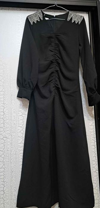 Черное платье