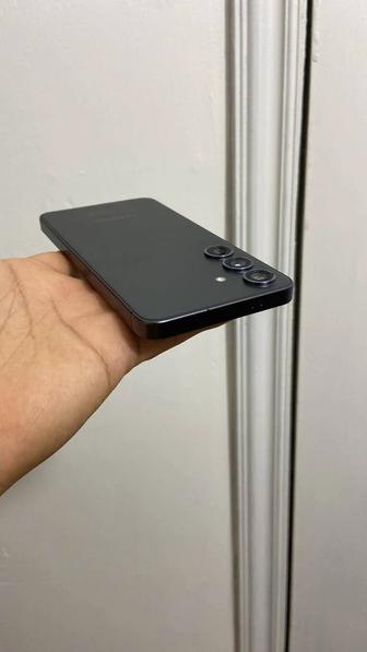 Samsung S24 256г черный