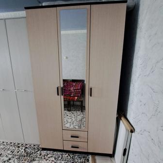 Продам 3 х дверный шкаф б/у