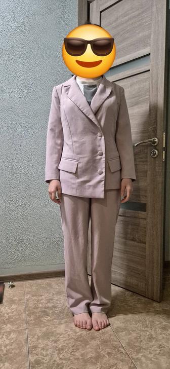 Продам костюм