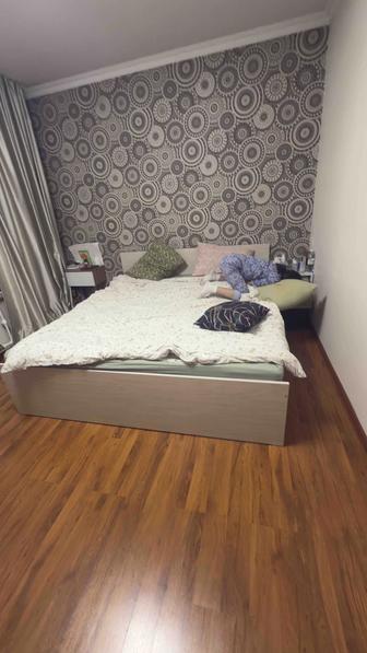 Кровать отличная с матрасом