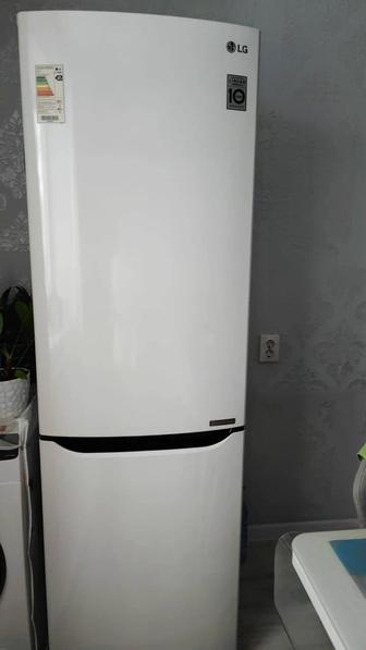 Продам холодильник LG