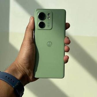 Продам Motorola Egde 40 в зеленом цвете