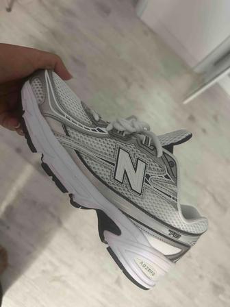 Продаются кроссовки New balance