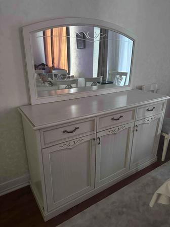 Продаю комод с зеркалом