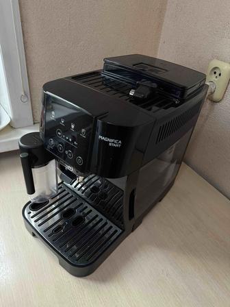 Кофемашина Delonghi ECAM-220.60.B