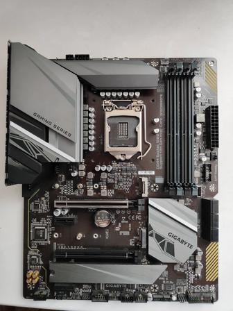 Продам материнскую плату Gigabyte Z590