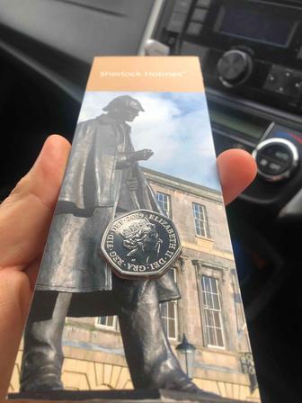Монета Шерлок Холмс 50 пенсов Англия
