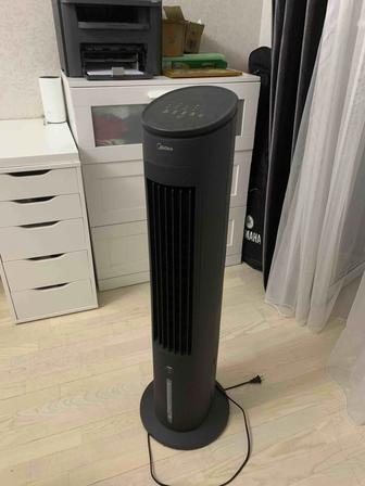 Продается напольный кондиционер Midea