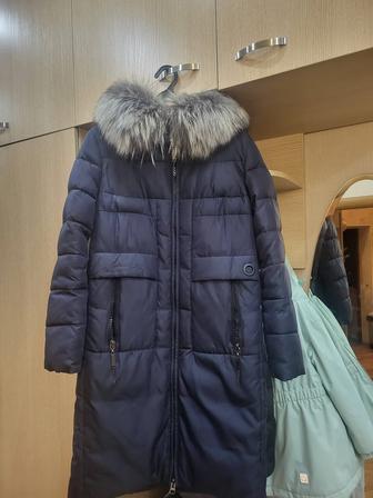 Продам пальто синего цвета