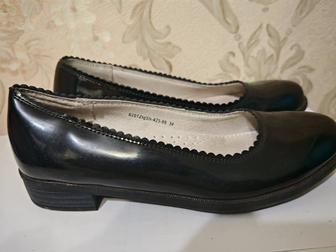 Ботинки/туфли на девочку