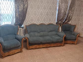 Продам мягкую диван и два кресла